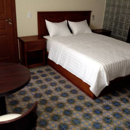 Hotel La Cretonne Les Cayes Esterno foto